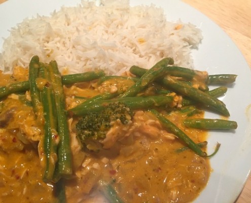 Red-thai-salmon-curry