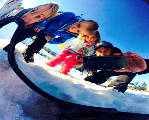 family-snowboarding
